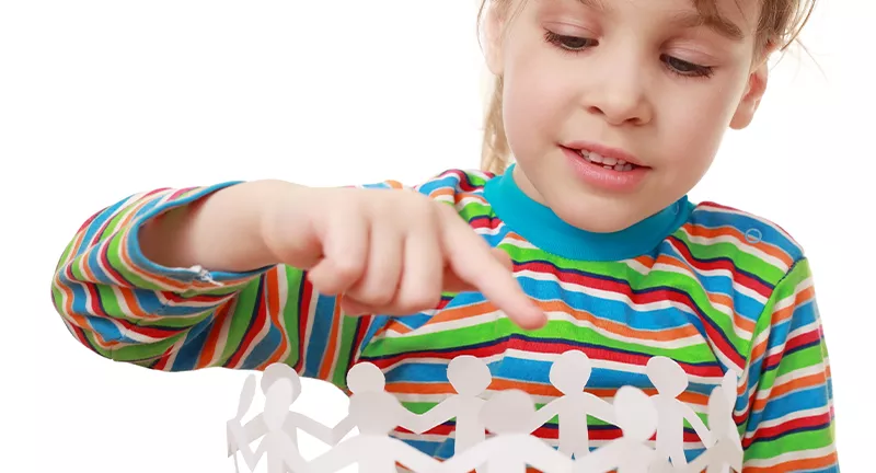 Comment créer des guirlandes en papier avec les enfants ?